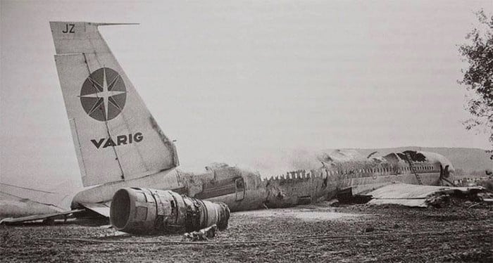 funções comissário comissária de bordo de voo aeromoça